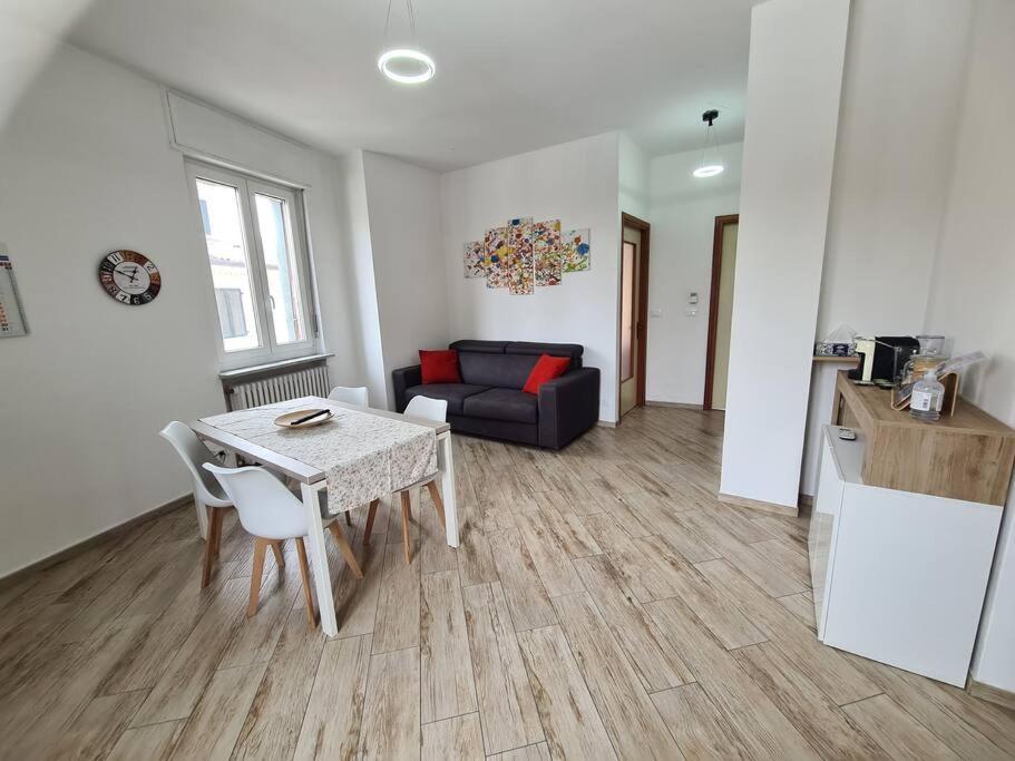 Bilocale Centralissimo Leini Bagian luar foto